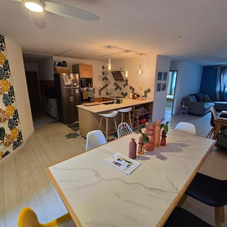 Chambre Chez L'Habitant Cosy Et Moderne, Vue Sur Montagne 생드니 외부 사진